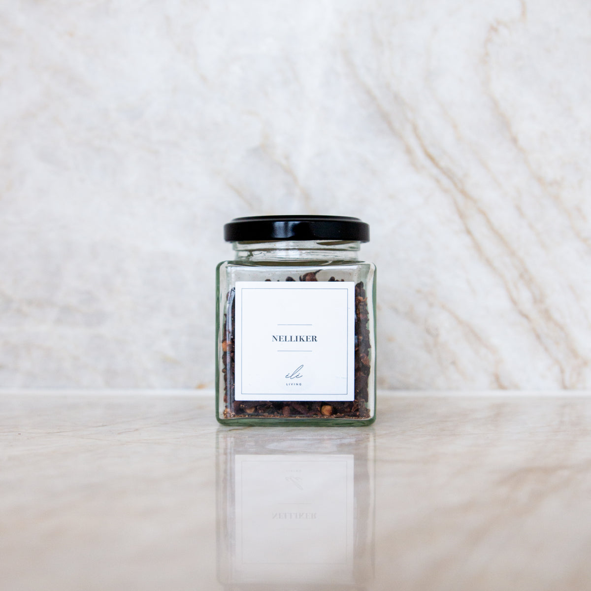 Krydderiglas med tekst - Sådan skaber du ro og overblik